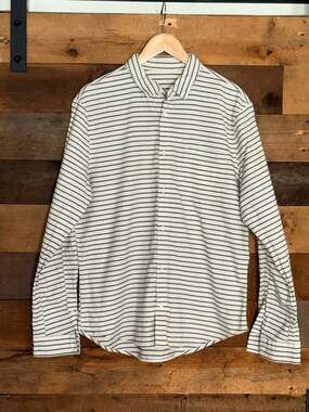 Lululemon Men's Commission Long Sleeve Button Down Shirt Size L Striped